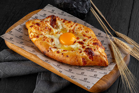 Хачапури с копченым сыром