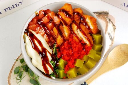 Боул с лососем и креветкой темпура