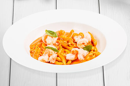 Казаречче с креветками фарфалле в сливочно-томатном соусе