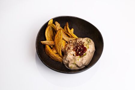 Картофель фри, сгущенка из грецких орехов