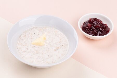 Овсяная каша с конфитюром 