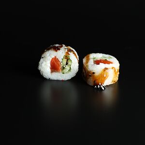 Ролл Лайт с лососем и огурцом