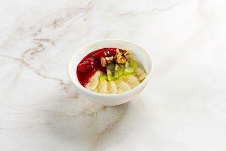 Овсяная каша орех грецкий, банан, киви