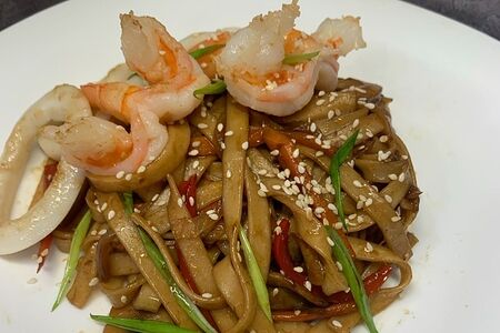 Удон с морепродуктами