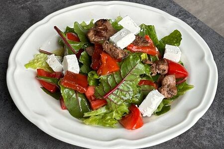 Салат с куриной печенью 