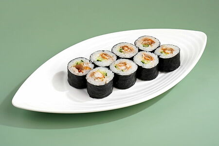 Ролл с угрём и огурцом