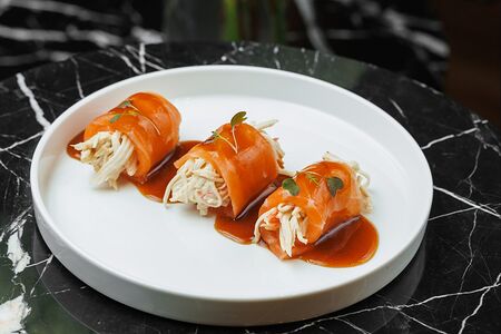 Лосось и снежный краб