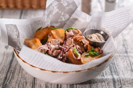 Закуска из картофеля и копчёной свинины 