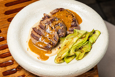 Медальоны из говяжьей вырезки