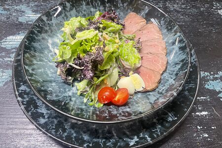 Салат с ростбифом и белыми грибами