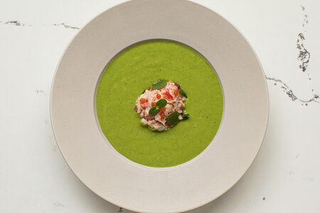 Гаспачо из огурцов с креветками