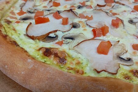 Копченая курица с грибами