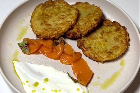 Драники с форелью слабой соли