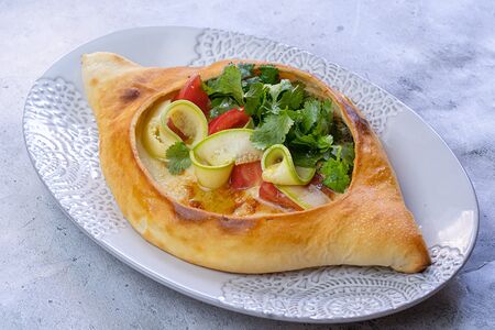 Хачапури с маринованным кабачком