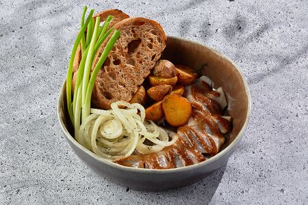 Сельдь с печеным картофелем