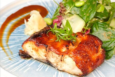 Черная треска в мисо соусе