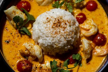 Карри с креветкой и кальмаром