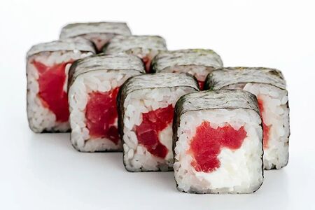 Маки с тунцом