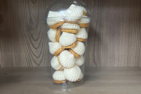 Безе мини с соленым крекером 