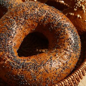 Бублик с маком