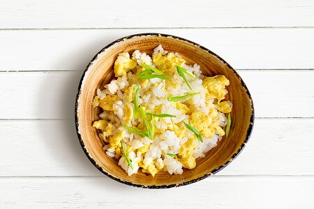 Жареный рис с омлетом