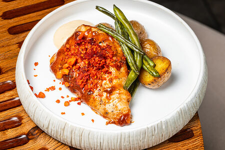 Стейк из цыпленка, кенийская фасоль, бейби картофель