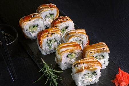 Ролл Филадельфия с угрем