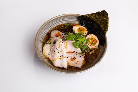 Рамен цыпленок и свинина