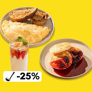 Завтрак с омлетом и оладушками