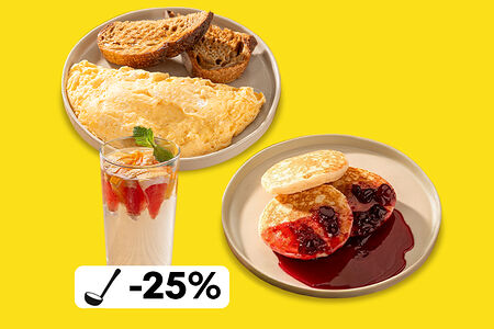 Завтрак с омлетом и оладушками