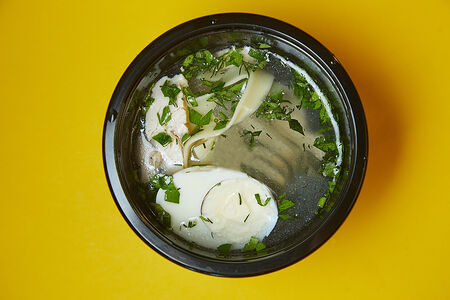 Куриный бульон с лапшой