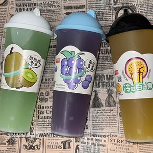 Холодные соки с фруктами в ассорти Китай