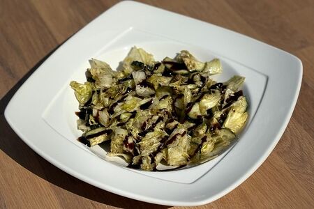 Зеленый салат с авокадо