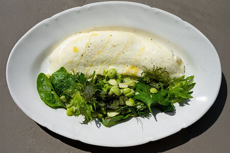 Белковый омлет, микс зелени, эдамаме