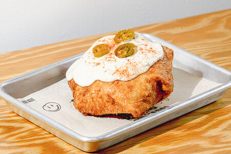 Суприм начо с сырным соусом