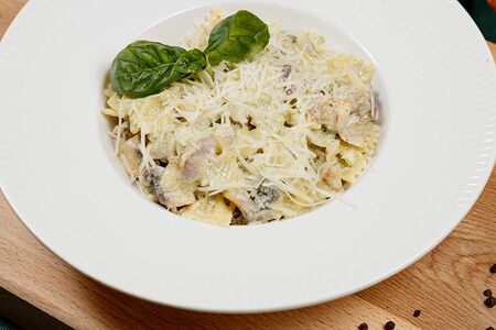 Паста с цыпленком и сливочным соусом
