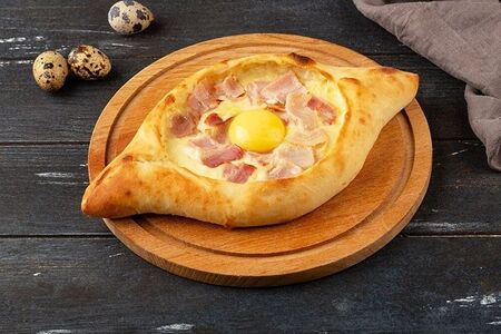 Хачапури по-аджарски с беконом мини