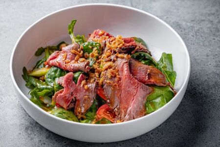 Салат с ростбифом