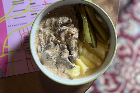 Бефстроганов с картофельным пюре