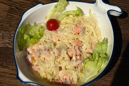 Спагетти с лососем в сливочном соусе