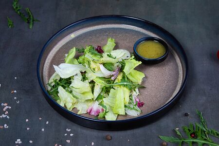 Зеленый салат