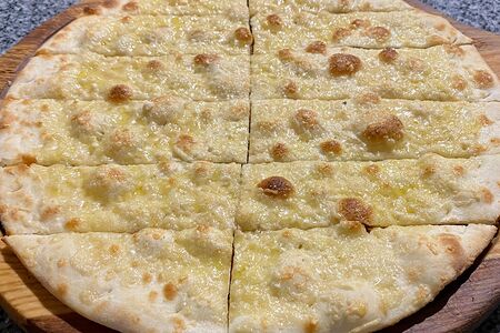 Фокачча с сыром пармезан