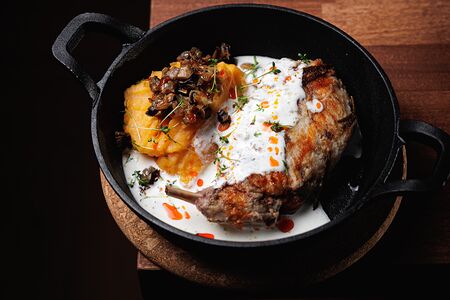 Томленая ножка кролика 