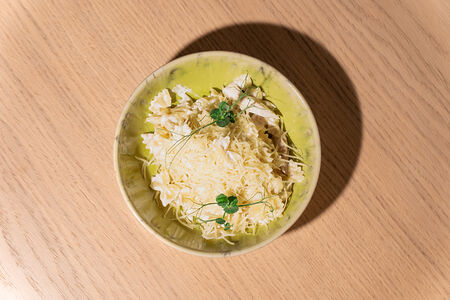 Паста Бантики в сырном соусе с филе индейки и сыром