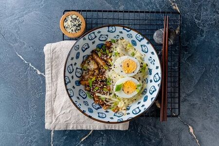 Токпокки с соусом Чачжан