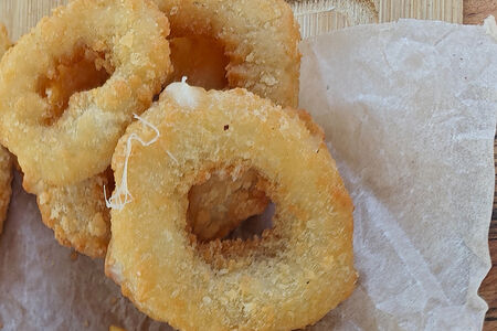 Кольца кальмара во фритюре 