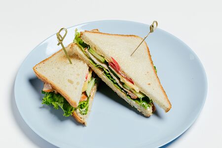 Сэндвич с курицей и сыром