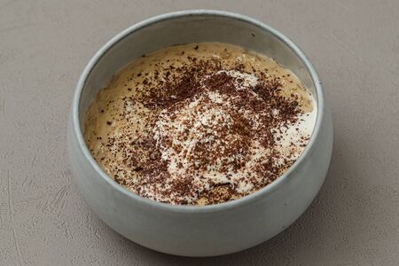 Кофейная овсяная каша с кремом тирамису и шоколадом