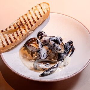 Мидии в сливочном соусе с сыром горгонзола