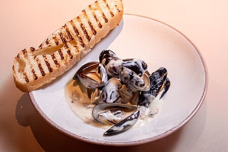 Мидии в сливочном соусе с сыром горгонзола